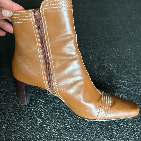 Brown boots with small heel - Picture 4 of 4